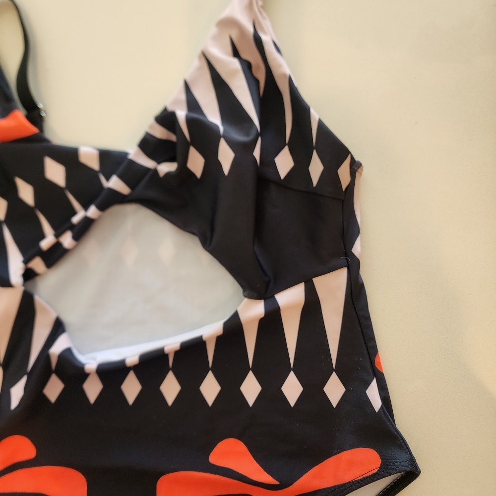 Cutout Twist Front Black and Orange Swimsuit - Picture 4 of 7